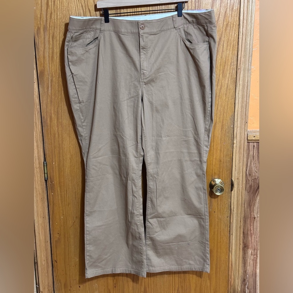 Lane‎ Bryant Chino short mid rise NEW Women's Tan Trousers Sz 24